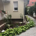 Szem-s Ueduelo Es Lakopark A Szem-s Vendeghaz Uj Neve Balatonszemes