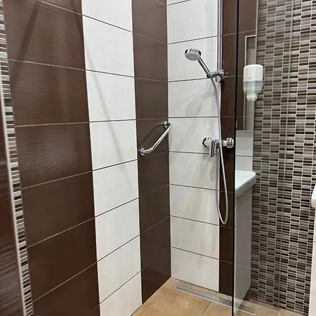 Szem-s Ueduelo Es Lakopark A Szem-s Vendeghaz Uj Neve Балатонсемеш