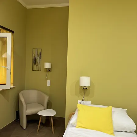 Pensionat Szem-s Ueduelo Es Lakopark A Szem-s Vendeghaz Uj Neve Balatonszárszó