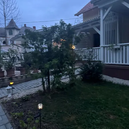 Szem-s Ueduelo Es Lakopark A Szem-s Vendeghaz Uj Neve