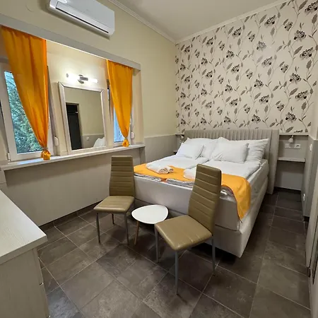 Szem-s Ueduelo Es Lakopark A Szem-s Vendeghaz Uj Neve Pensionat 4*