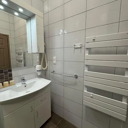 Pensionat Szem-s Ueduelo Es Lakopark A Szem-s Vendeghaz Uj Neve Balatonszárszó