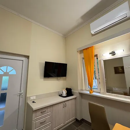 Pensionat Szem-s Ueduelo Es Lakopark A Szem-s Vendeghaz Uj Neve 4*