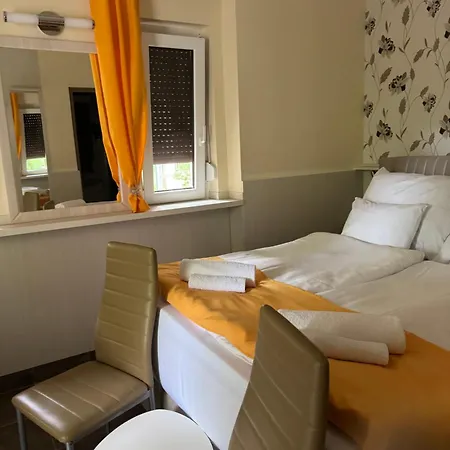 Szem-s Ueduelo Es Lakopark A Szem-s Vendeghaz Uj Neve 4* Balatonszárszó